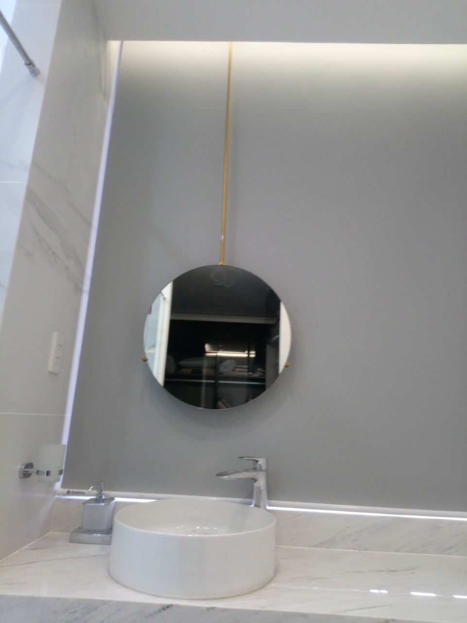 Kinh nghiệm mua gương treo tường phòng tắm phù hợp nhất