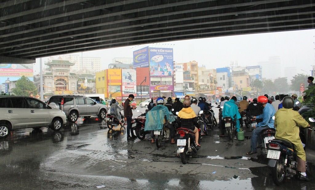 Những lưu ý khi di chuyển trong mùa mưa bão - hình 7