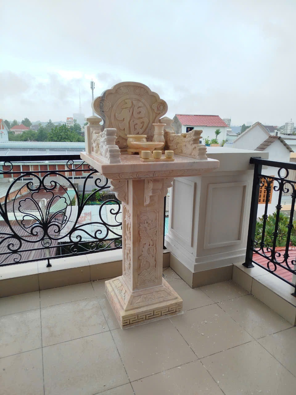 Các loại bàn thờ phổ biến hiện nay - hình 7