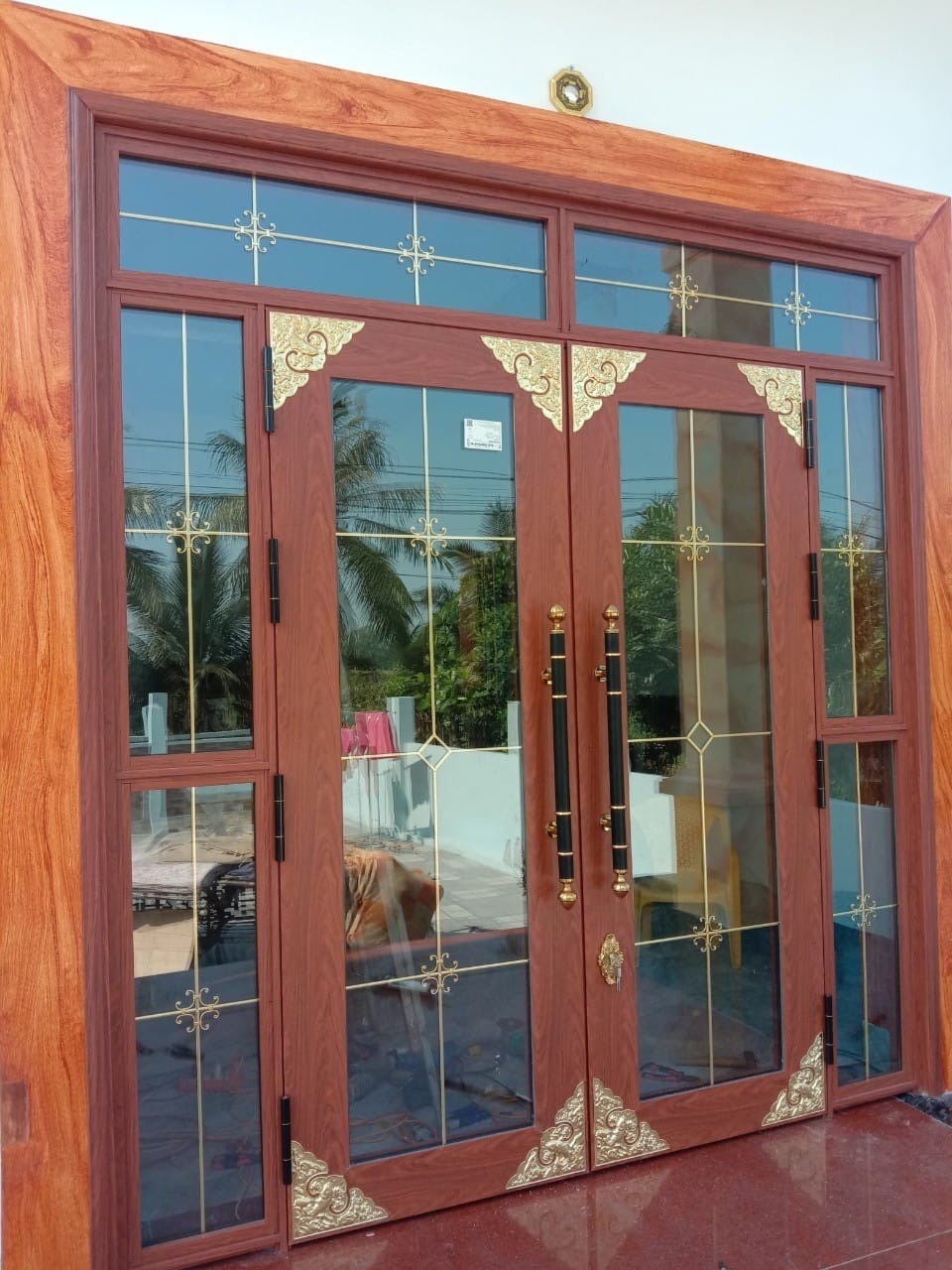 Nên chọn cửa gỗ hay cửa nhôm - Hình 5
