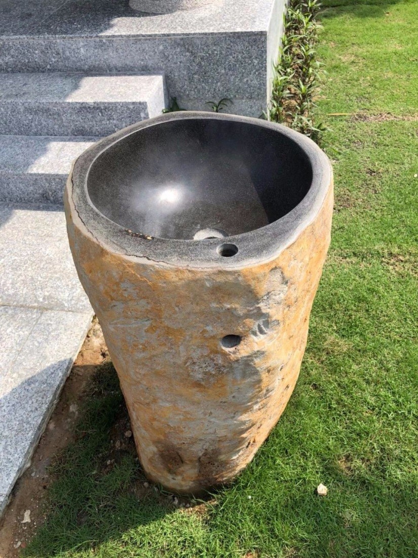 Lavabo liền chân đá