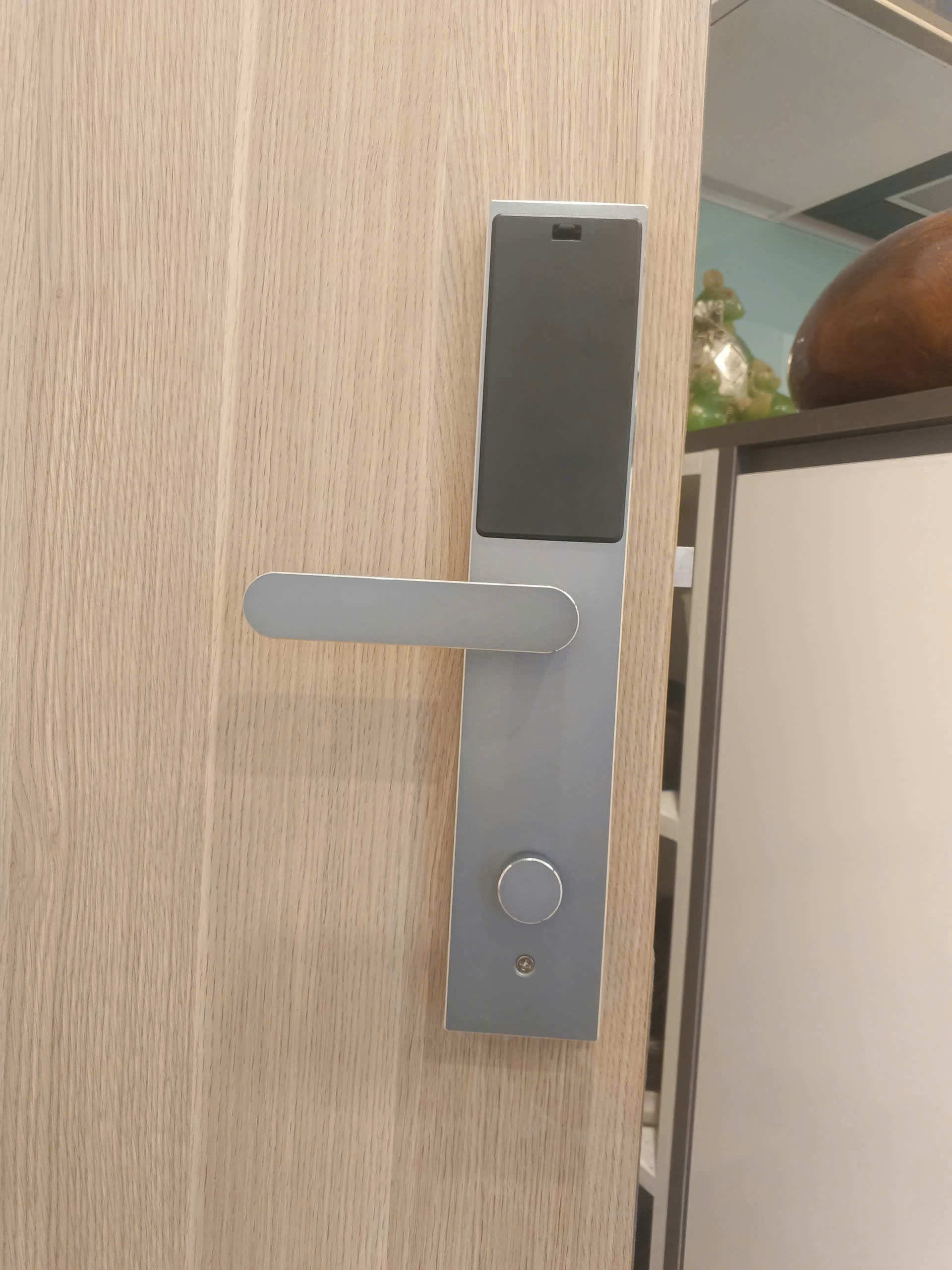 Khóa cửa thông minh Avolock AV-61 - Hình 2