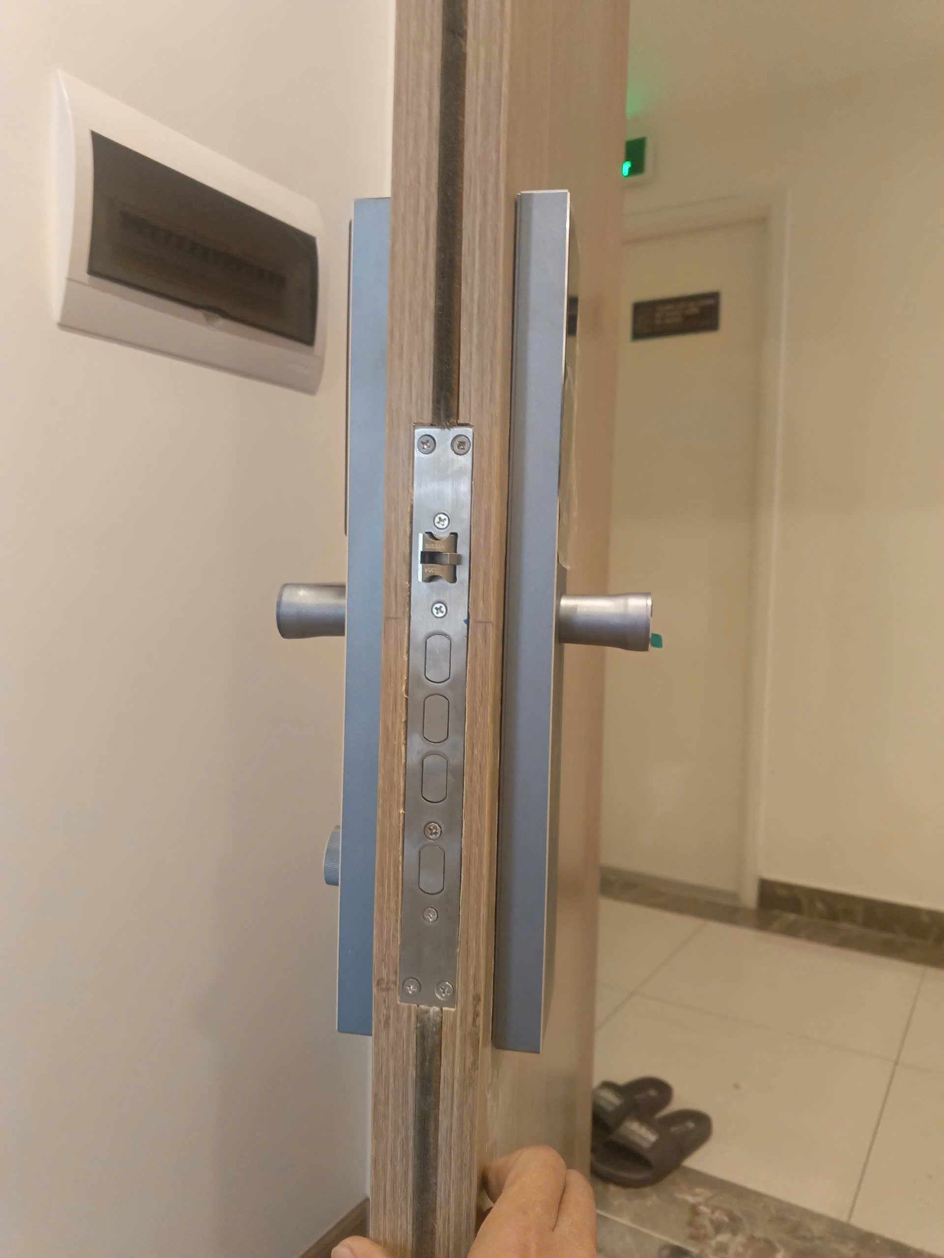 Khóa cửa thông minh Avolock AV-61 - Hình 4