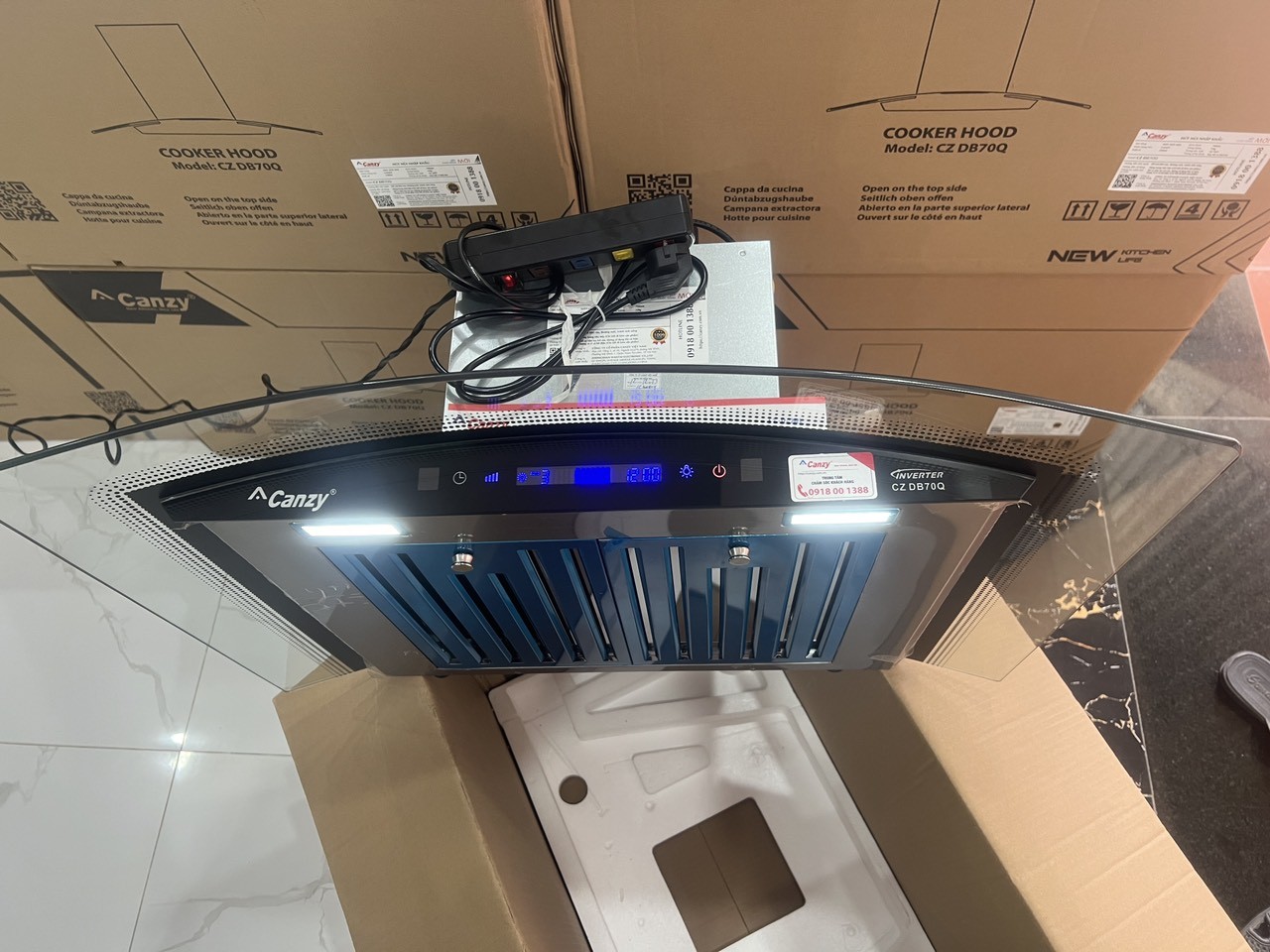 Hình ảnh thực tế hút mùi Canzy CZ DB70Q