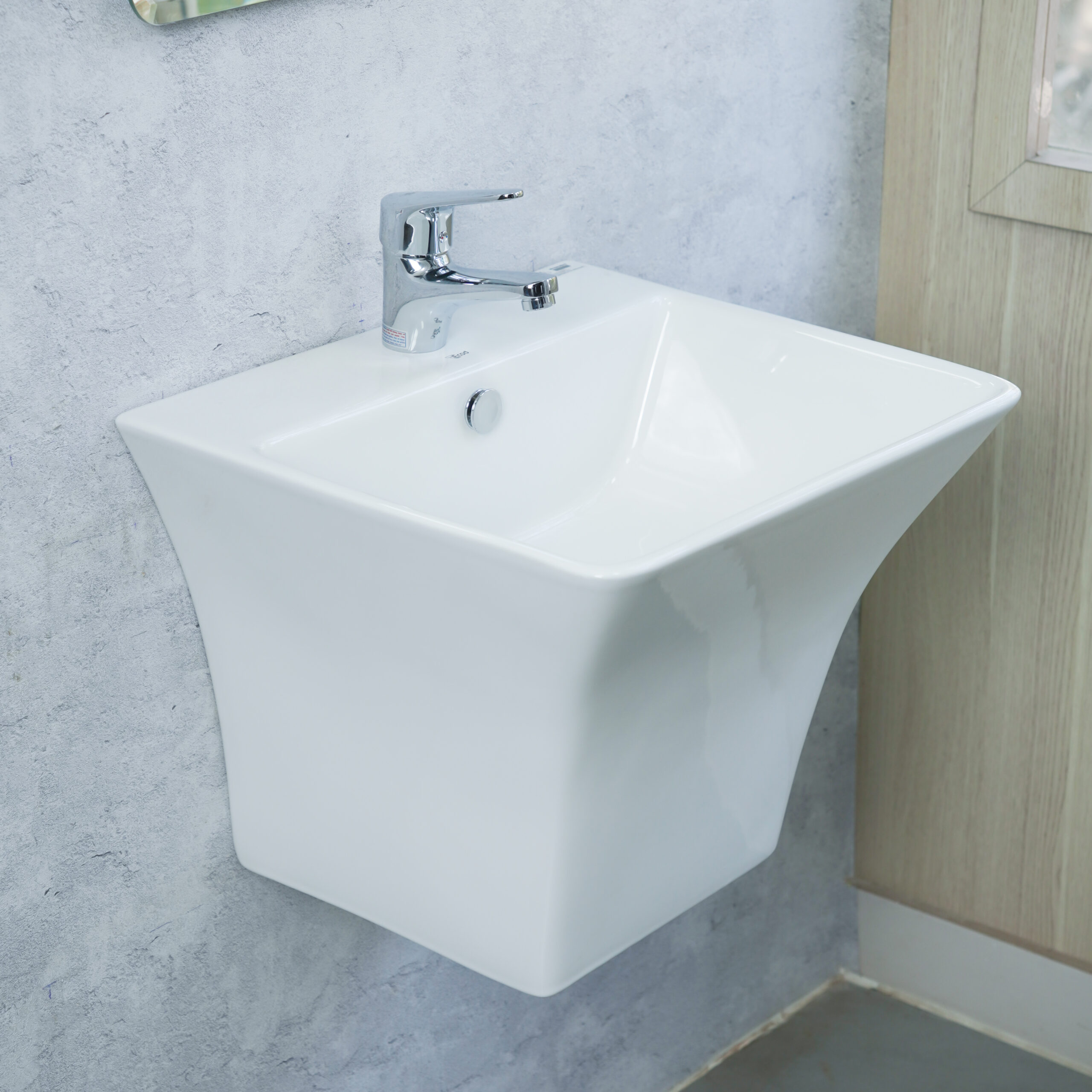 Chậu treo tường liền chân ECOD EC6002 | Có thoát tràn | Bề ngang 525 mm