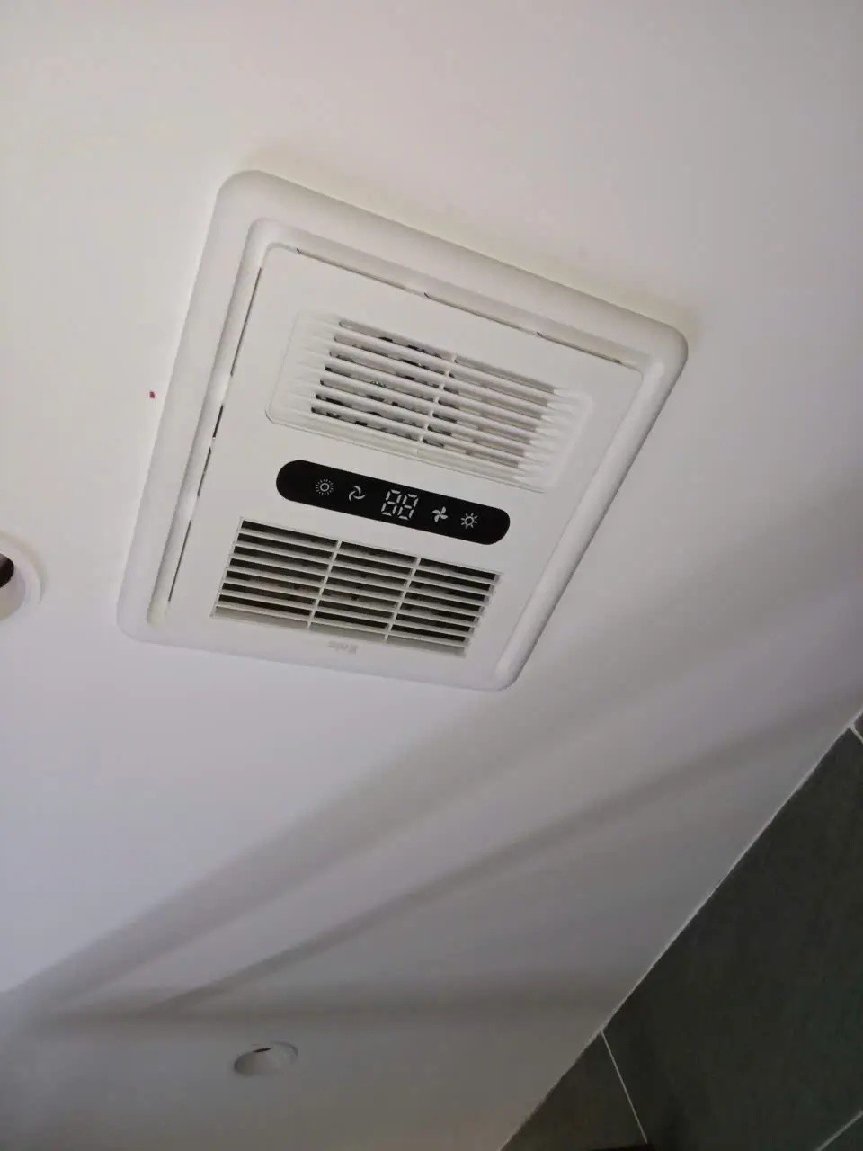 Ảnh 3 - quạt sưởi hút mùi âm trần Enic M33