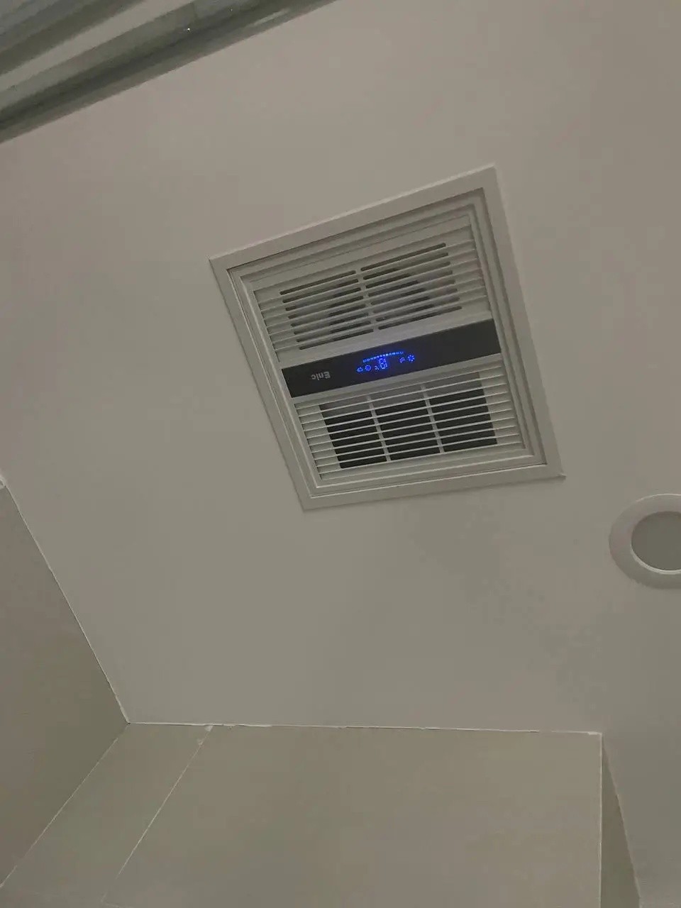 Ảnh 3- Quạt sưởi hút mùi âm trần Enic M55