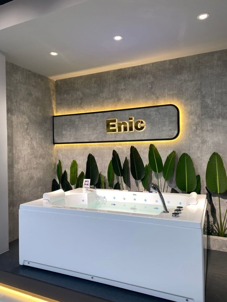 Bồn tắm massage Enic MC02 - 2