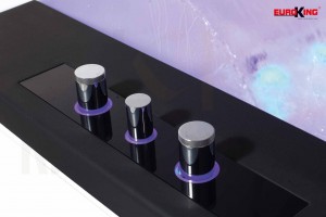 Xung quanh vòi sen trên EU-1109 A/B được viền ánh sáng xanh đẹp mắt