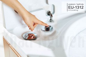 Hệ thống nút điều chỉnh trên bồn massage eu-1312