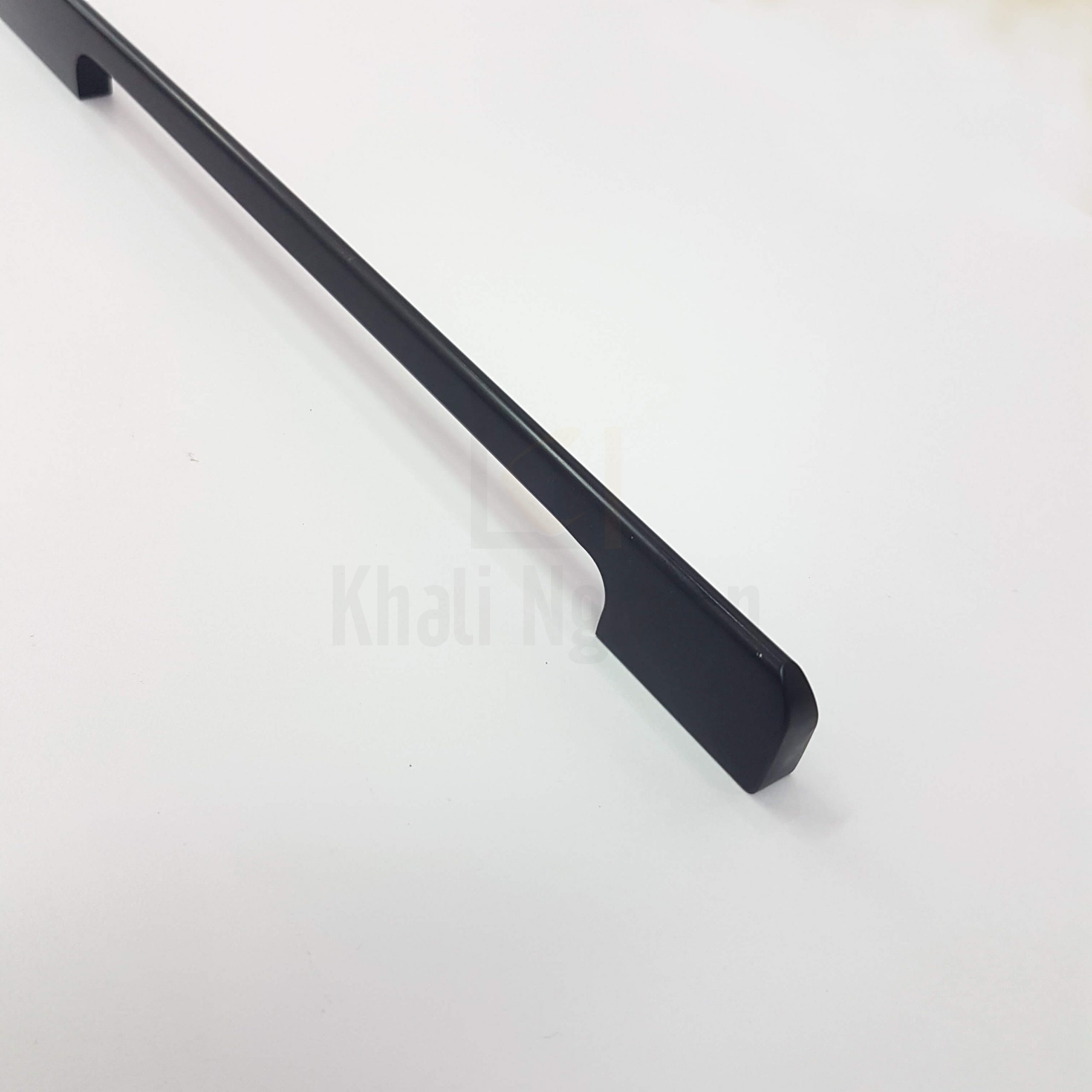 Tay Nắm Nhôm Hiện Đại Màu Đen Gemani 2049-Đ