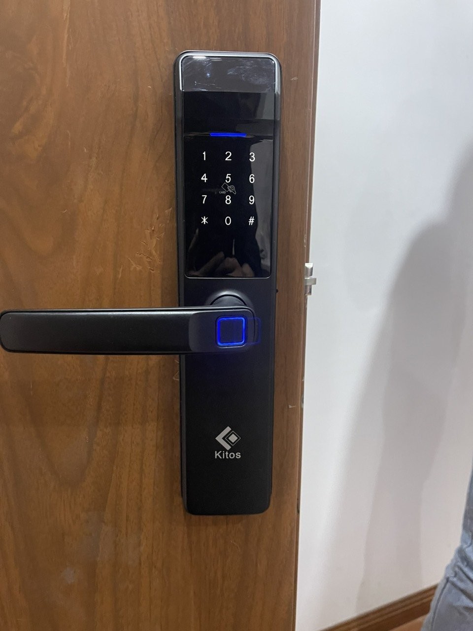 Khóa Cửa Thông Minh Kitos KT-G300 - hình 2 Khóa Cửa Thông Minh Kitos KT-G300 - hình 2