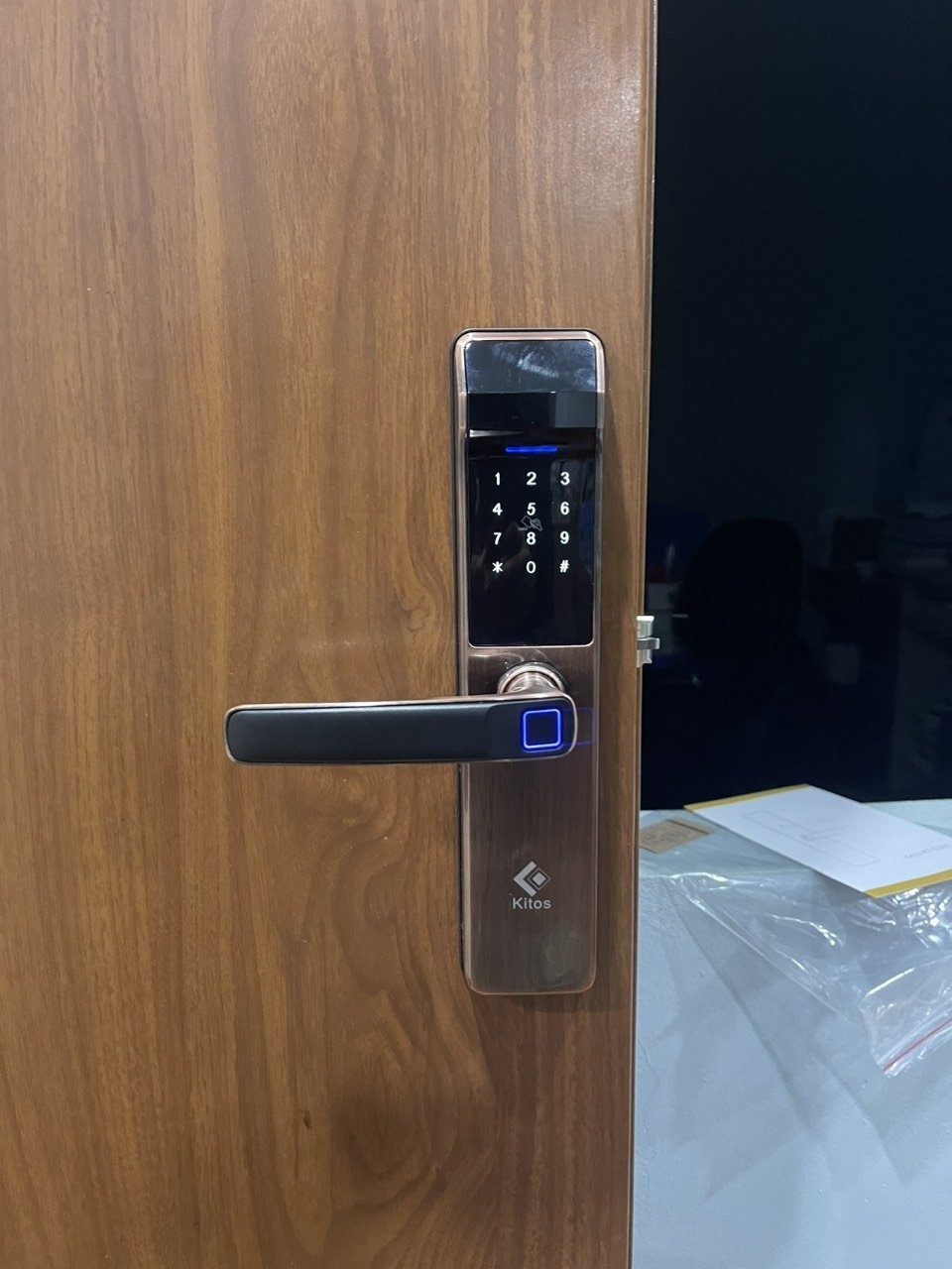 Khóa Cửa Thông Minh Kitos KT-G300 - hình 3 Khóa Cửa Thông Minh Kitos KT-G300 - hình 3