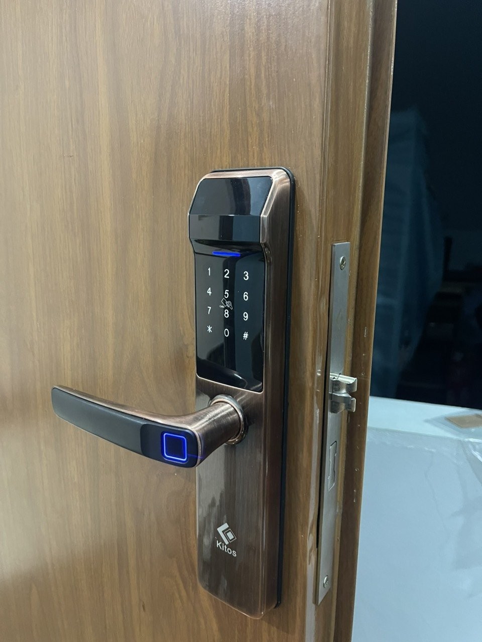 Khóa Cửa Thông Minh Kitos KT-G300 - hình 5 Khóa Cửa Thông Minh Kitos KT-G300 - hình 5