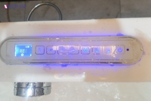 Bảng điều khiển các hệ thống của bồn tắm NG-7175DG
