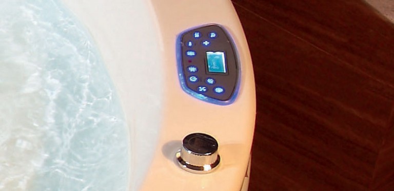 Bảng điều khiển của bồn tắm NG-3160D