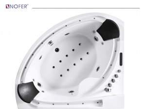 Bên trong lòng bồn tắm NG-3169D