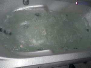 Khi bồn tắm massage NG-5501 hoạt động