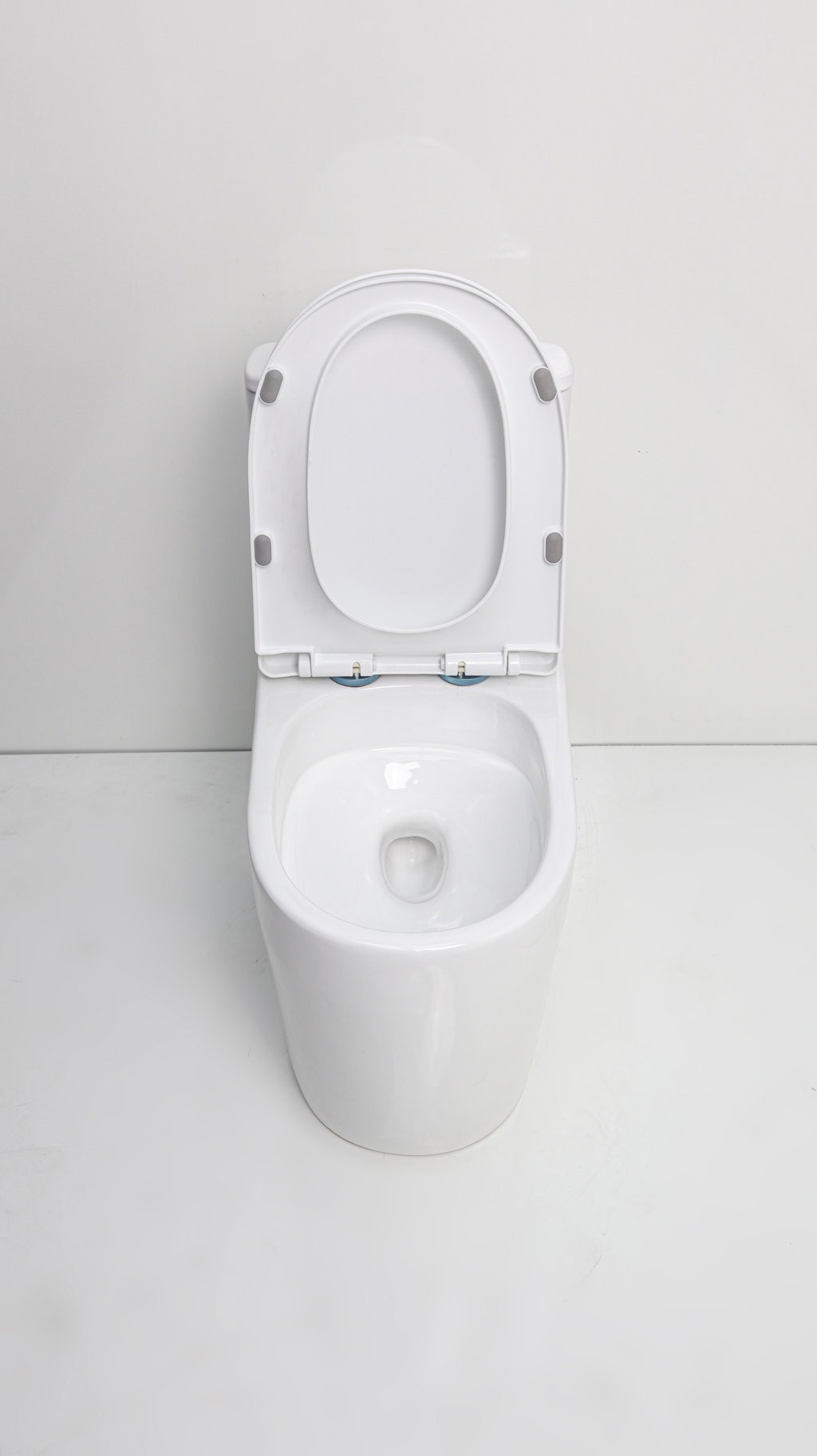 Bồn cầu 1 khối Takosi TKB8047 - Hình 5
