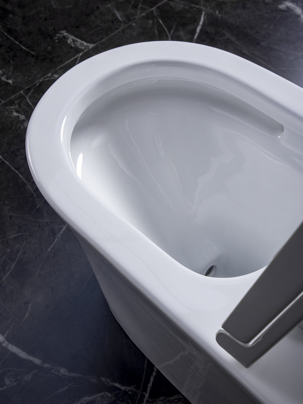 Bồn Cầu Liền Khối Takosi TKR6648 - hình 8
