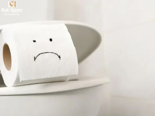 Vì sao nhà vệ sinh thường bốc mùi vào mùa mưa?